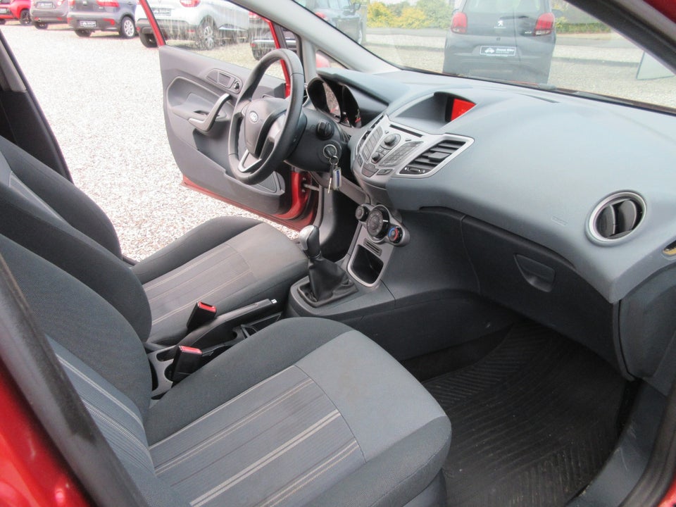 Ford Fiesta 1,3 Ambiente 5d