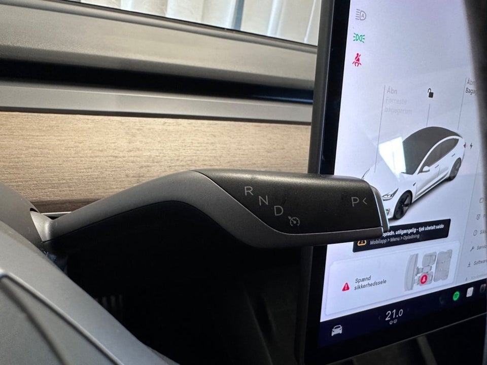 Tesla Model 3 Standard Range+ RWD 4d