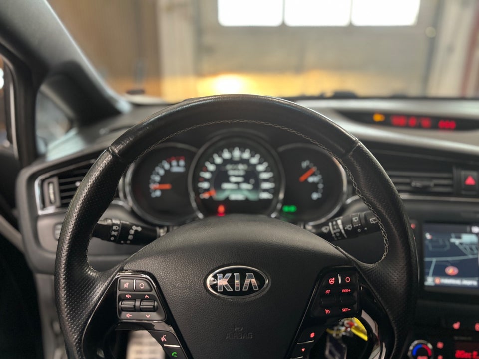 Kia Ceed 1,6 CRDi 136 GT-Line Limited 5d