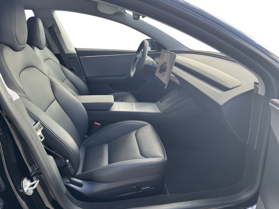 Tesla Model 3 RWD 4d