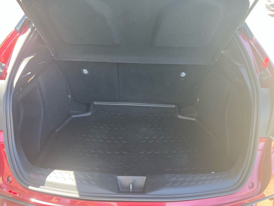 Toyota C-HR 1,8 Hybrid Premium Selected CVT 5d