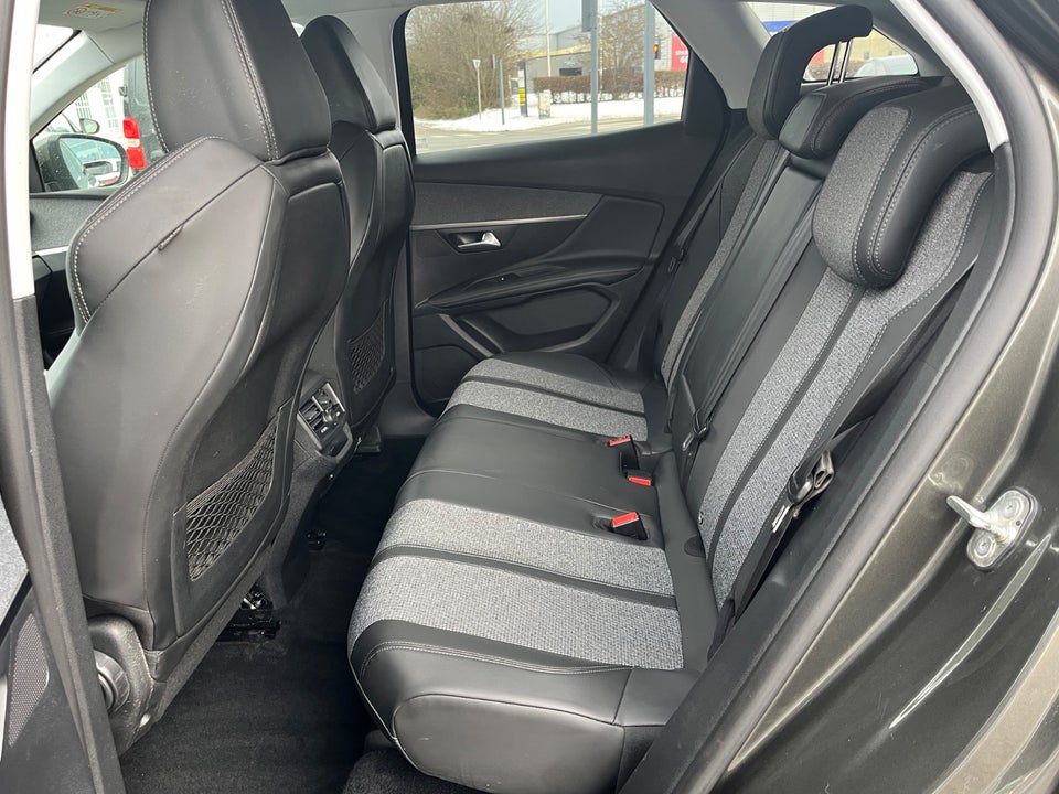 Peugeot 3008 1,2 e-THP 130 Allure 5d