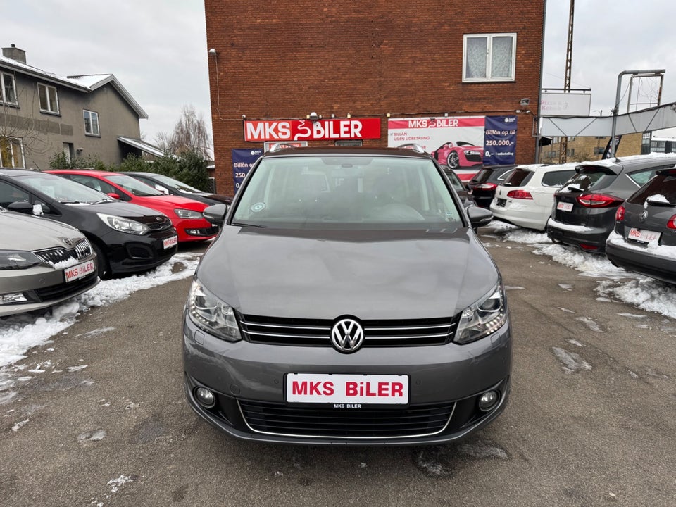 VW Touran 1,6 TDi 105 Highline DSG BMT 7prs 5d
