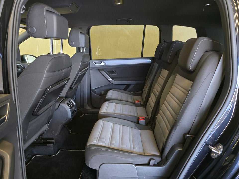 VW Touran 2,0 TDi 150 R-line DSG 5d