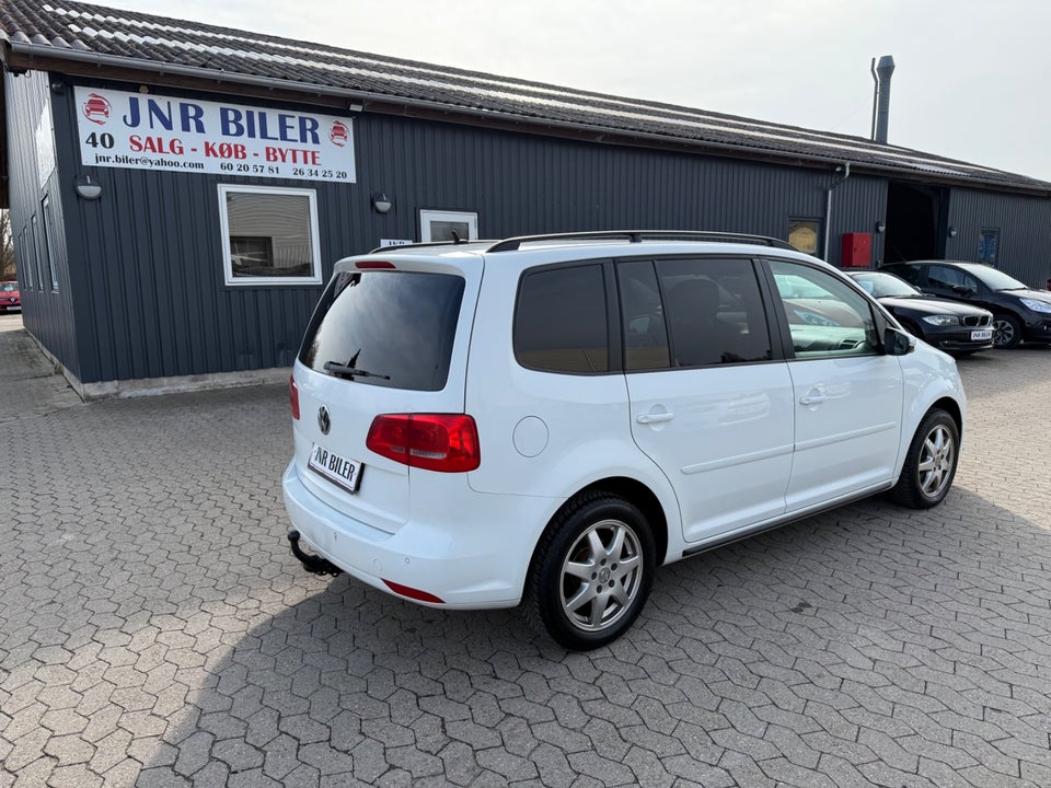 VW Touran 2,0 TDi 140 Comfortline DSG BMT 7prs 5d