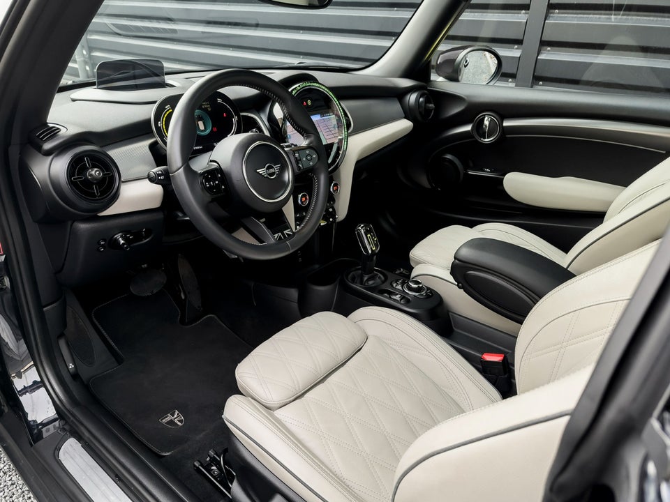 MINI Cooper SE Younique Trim 3d