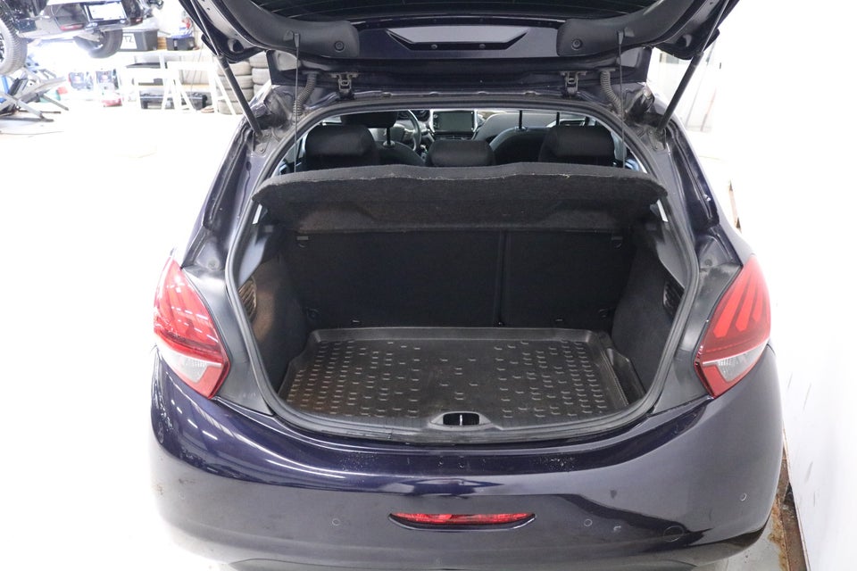 Peugeot 208 1,6 BlueHDi 100 Allure Sky 5d