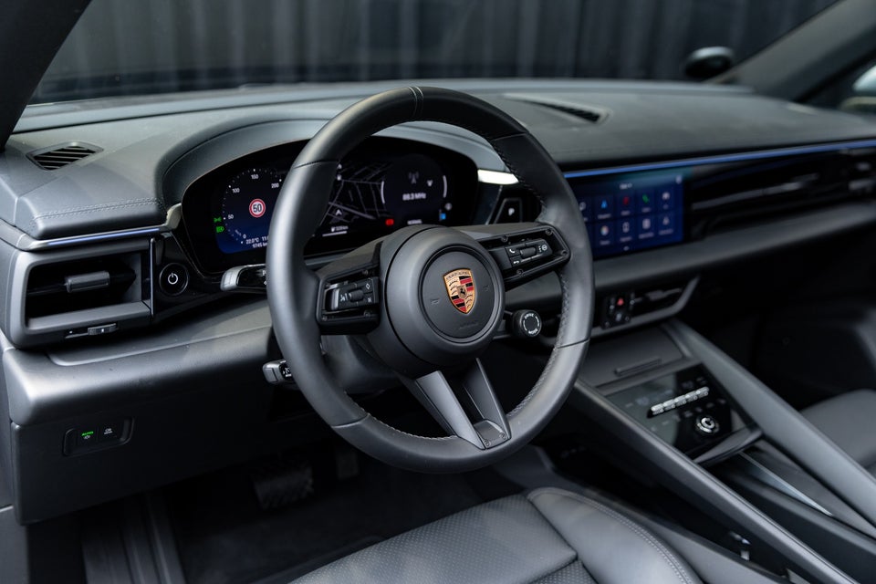 Porsche Macan 4 5d