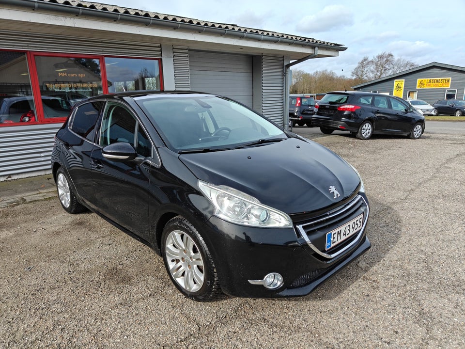 Peugeot 208 1,2 VTi Allure 5d