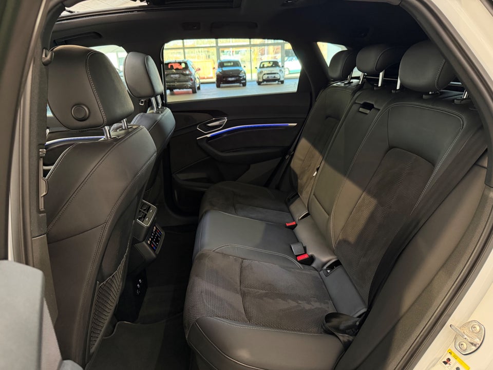 Audi e-tron 55 S-line quattro 5d