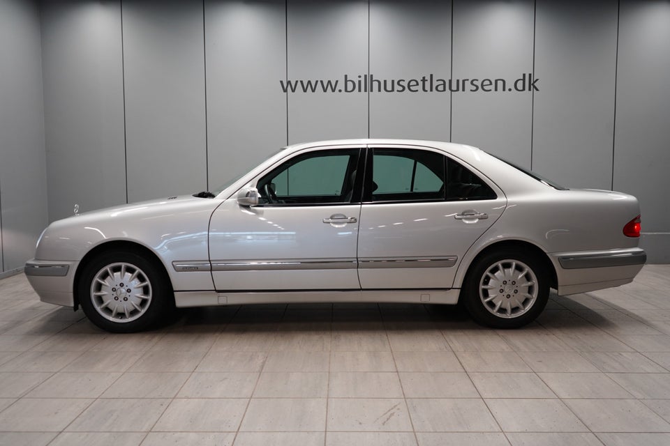 Mercedes E320 3,2 Elegance 4d