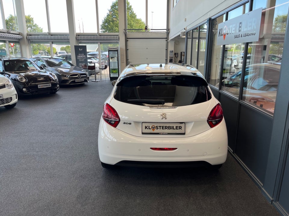 Peugeot 208 1,5 BlueHDi 100 Allure Sky 5d