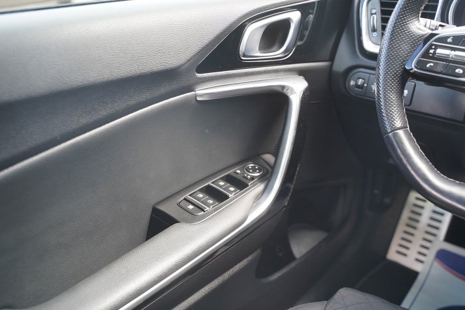 Kia Ceed 1,6 CRDi 136 GT-Line DCT 5d