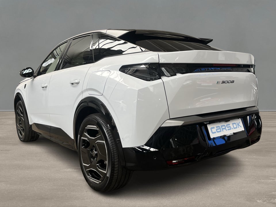 Peugeot e-3008 77 GT Pack 5d
