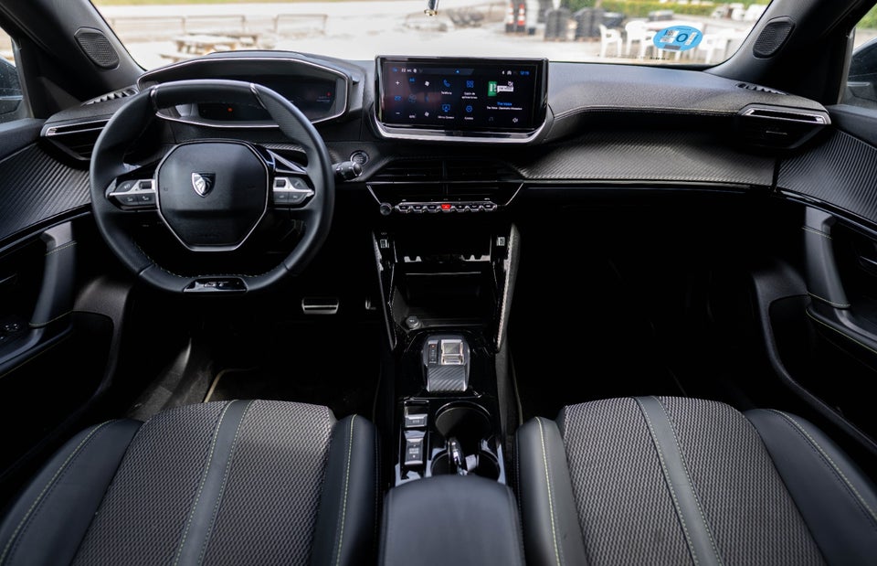 Peugeot e-2008 54 GT 5d