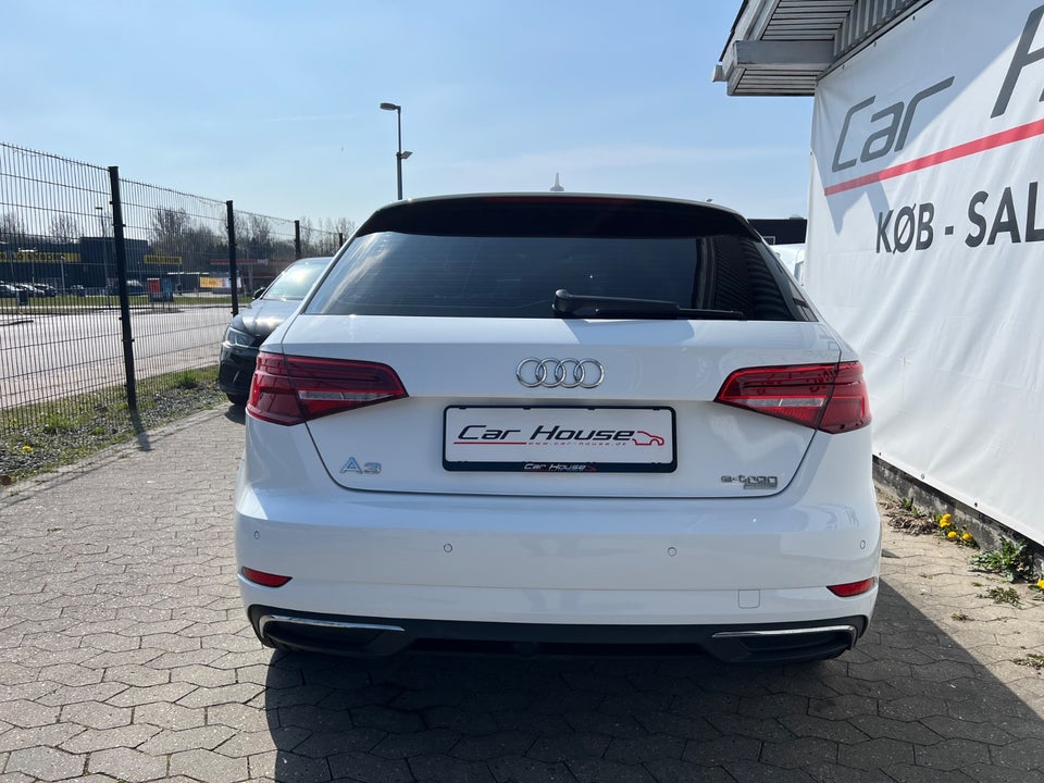 Audi A3 1,4 e-tron S-line Sportback S-tr. 5d
