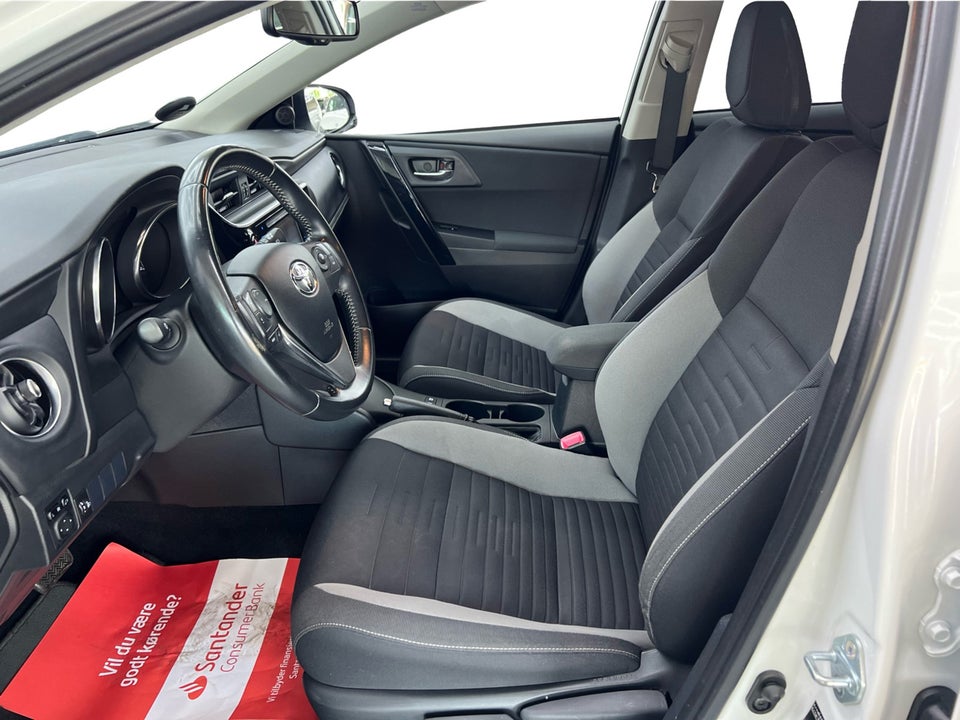 Toyota Auris 1,8 Hybrid H2 Comfort CVT 5d