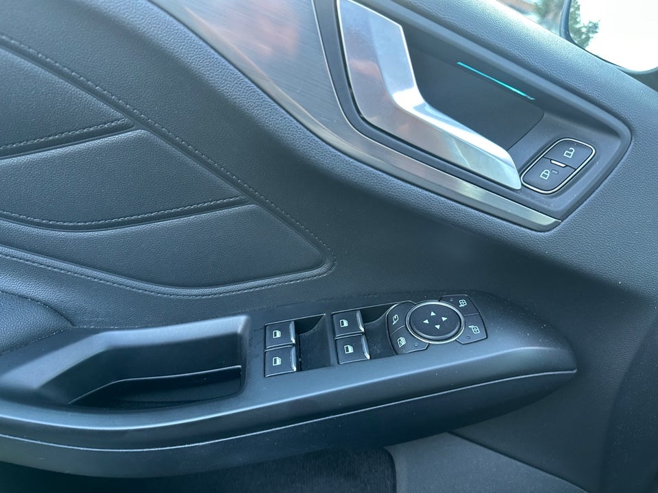 Ford Focus 1,0 EcoBoost Titanium aut. 5d