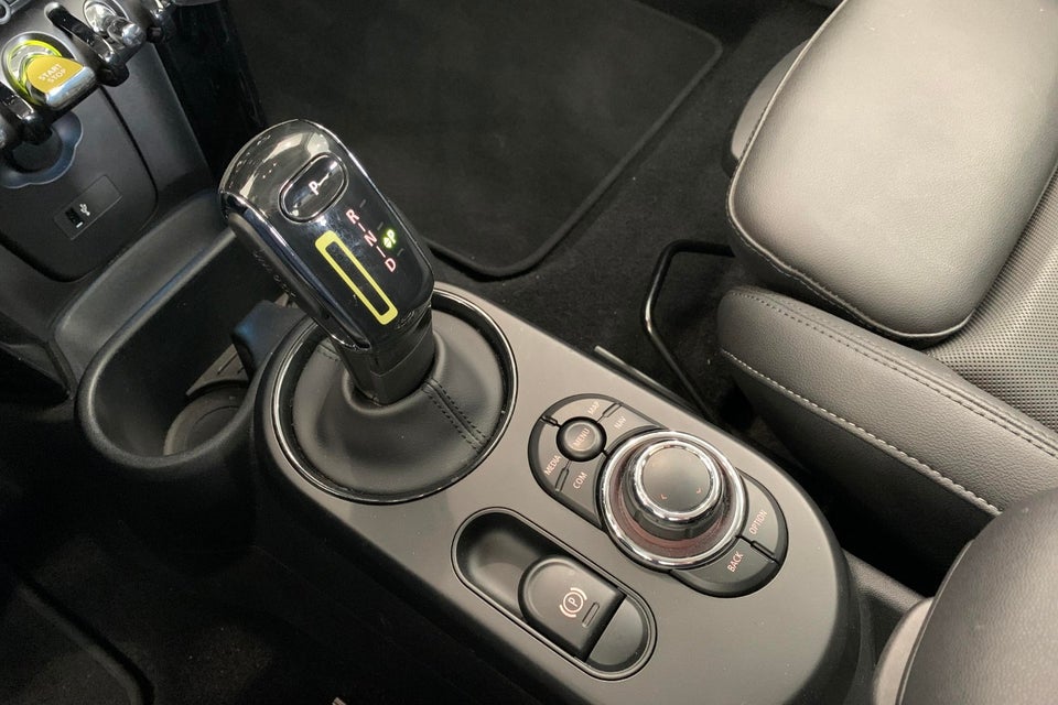 MINI Cooper SE Classic Trim 3d