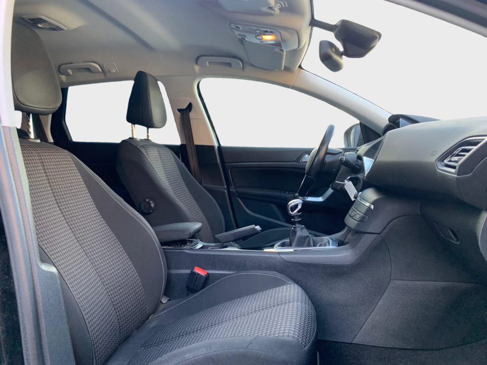 Peugeot 308 1,5 BlueHDi 130 Active SW 5d