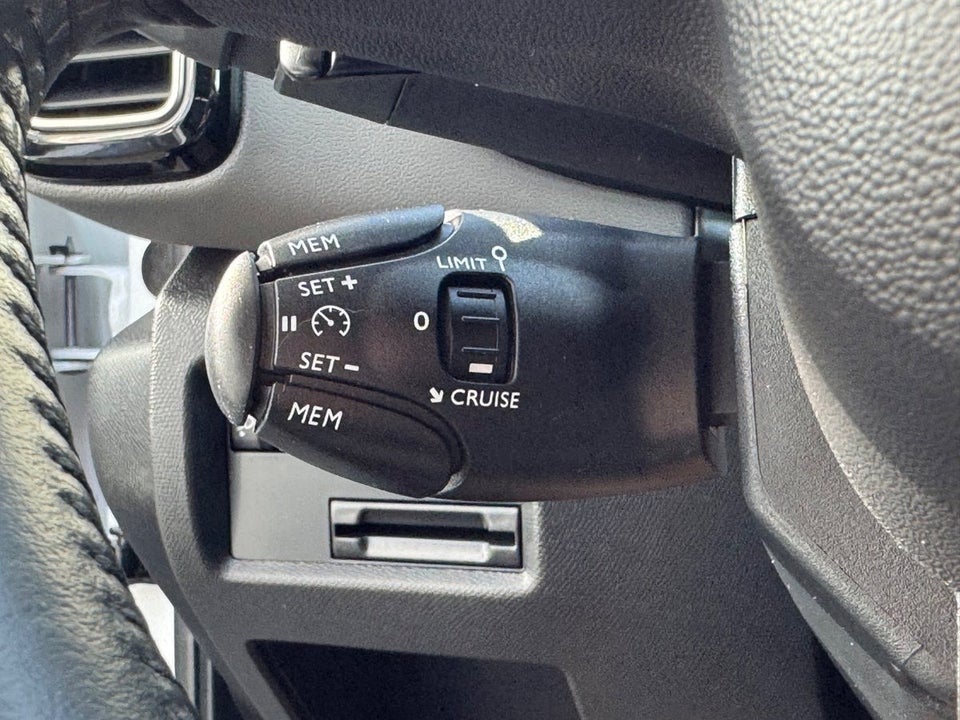 Citroën C5 Aircross 1,6 Hybrid Feel LTD EAT8 5d