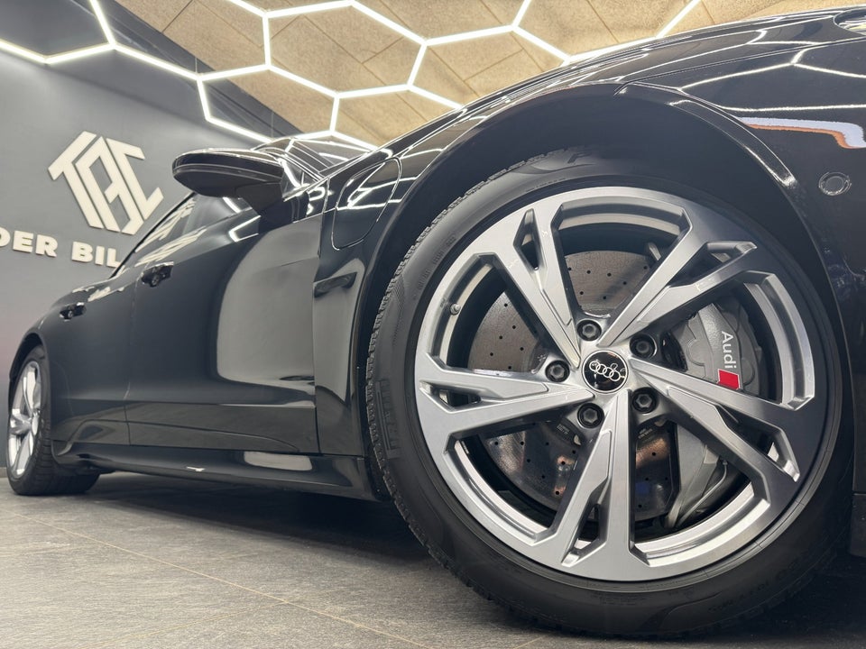 Audi RS e-tron GT quattro 4d