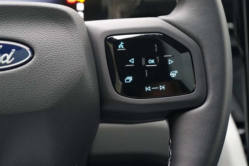 Ford Explorer 82 Premium Extended Range 5d