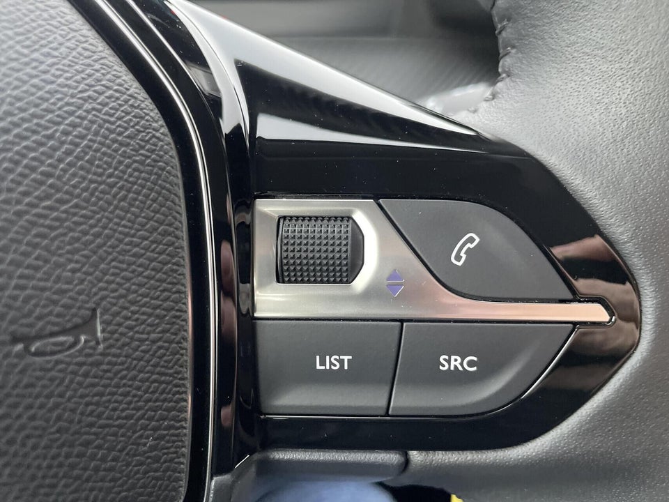 Peugeot e-208 50 Style 5d