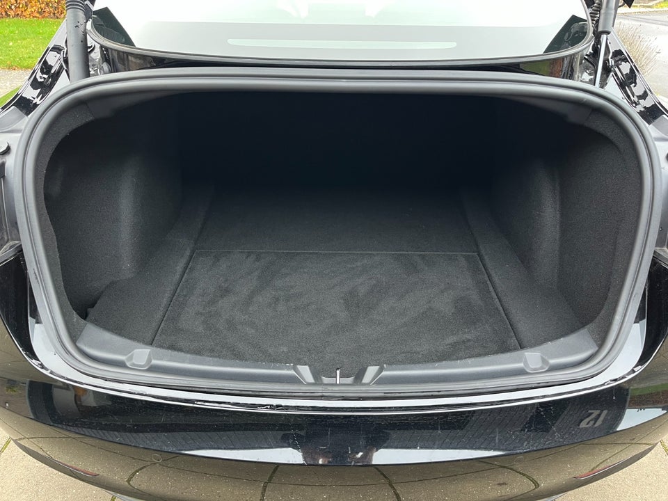 Tesla Model 3 Long Range AWD 4d