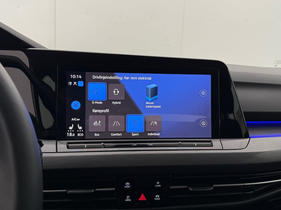 VW Golf VIII 1,4 eHybrid DSG 5d