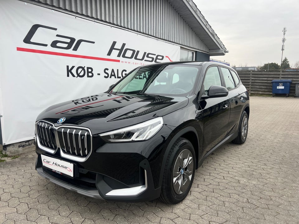 BMW iX1 xDrive30 Fully Charged 5d
