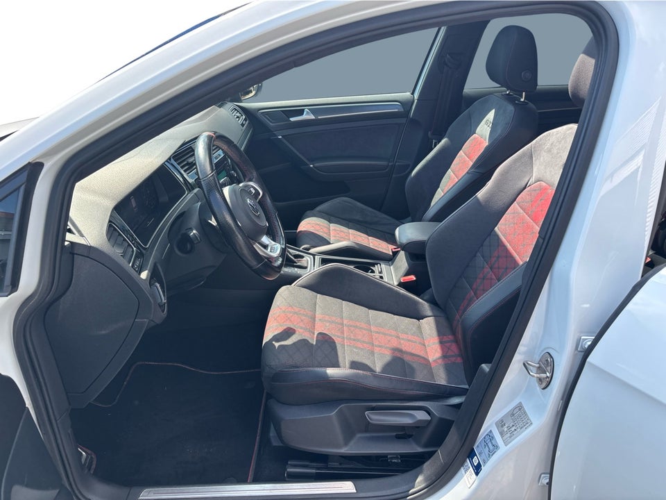 VW Golf VII 2,0 GTi TCR DSG 5d