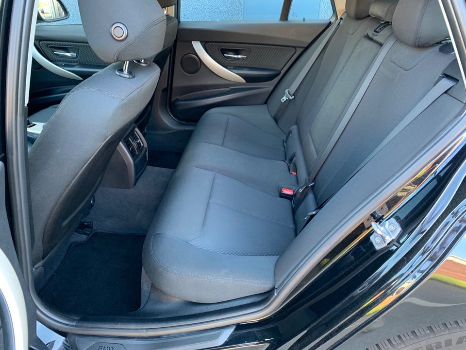BMW 320d 2,0 Touring 5d