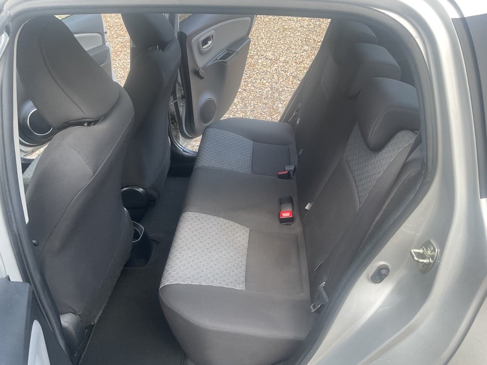 Toyota Yaris 1,3 VVT-i T2 Limited 5d