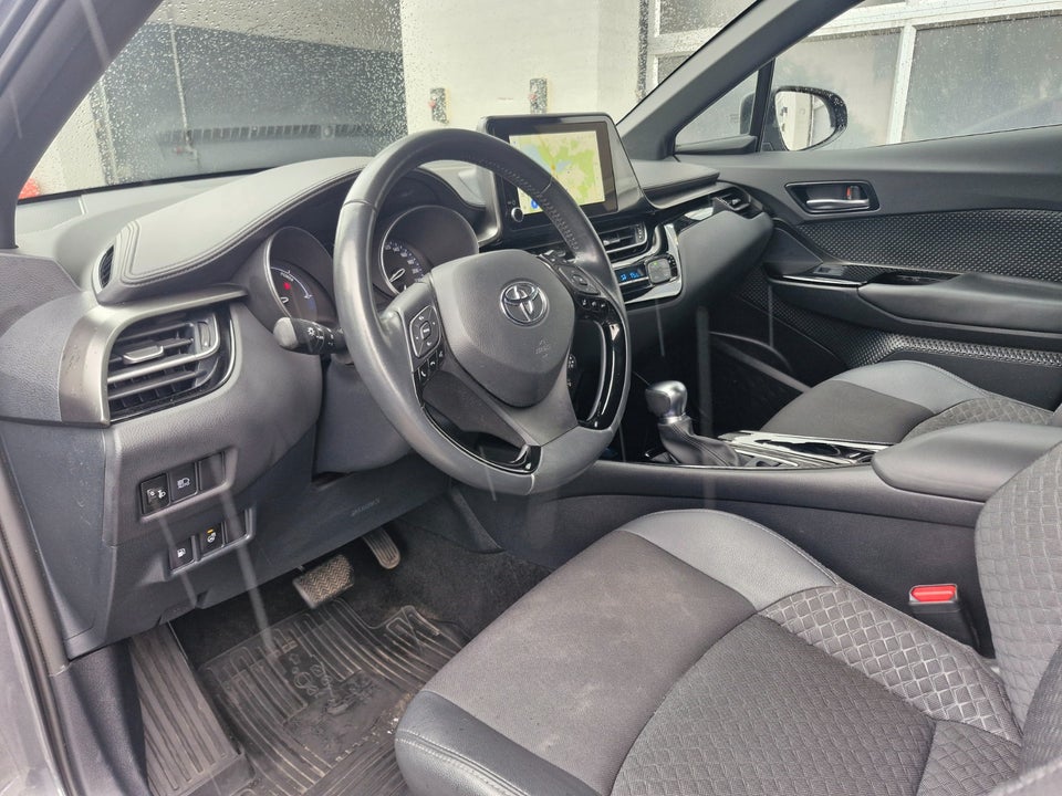 Toyota C-HR 1,8 Hybrid C-LUB Premium CVT 5d