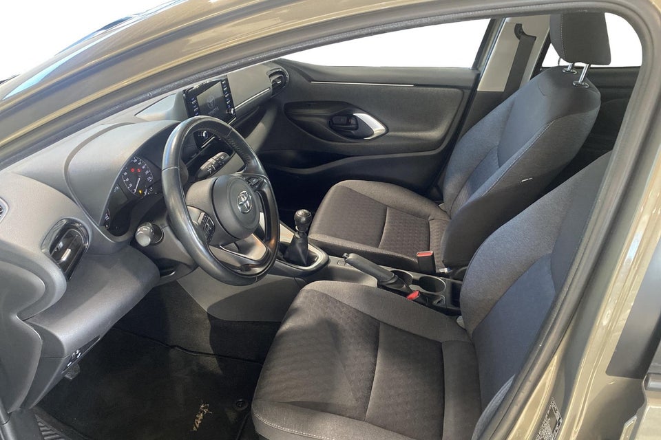 Toyota Yaris 1,5 Active Tech+ CVT 5d