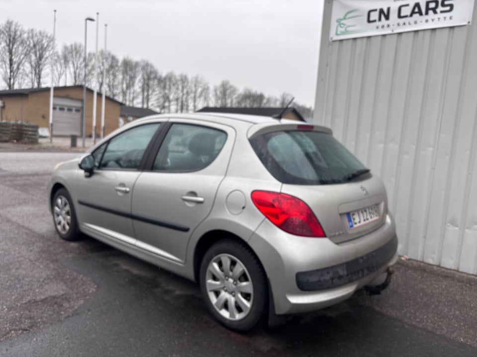 Peugeot 207 1,4 XR 5d