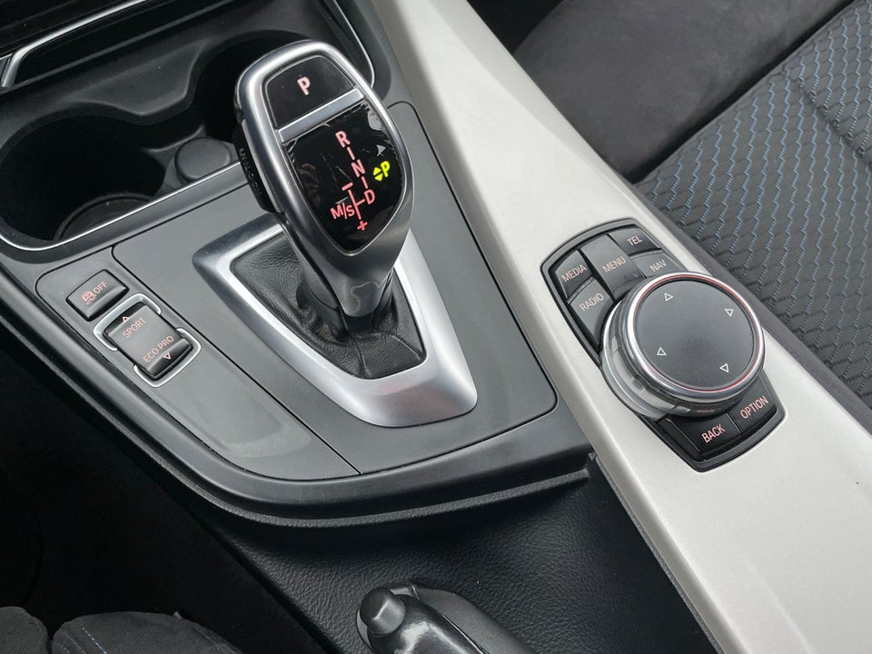 BMW 320d 2,0 Touring aut. 5d