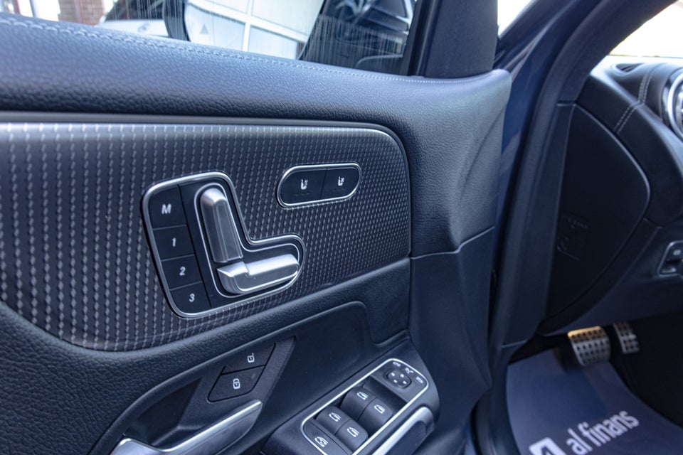 Mercedes EQB300 AMG Line 4Matic 7prs 5d