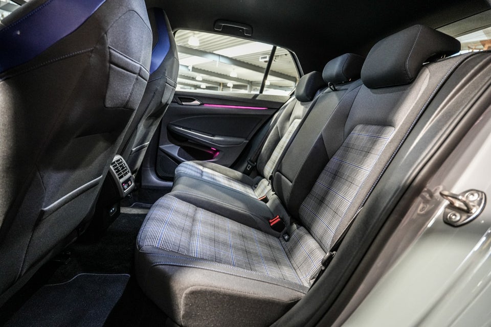 VW Golf VIII 1,4 GTE DSG 5d