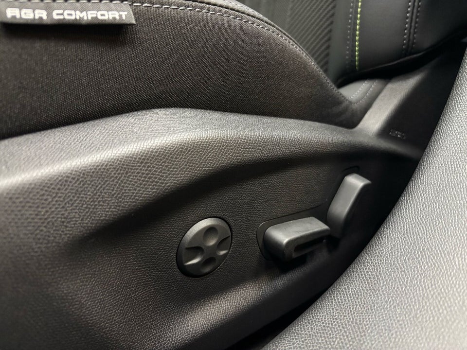 Peugeot e-308 54 GT 5d