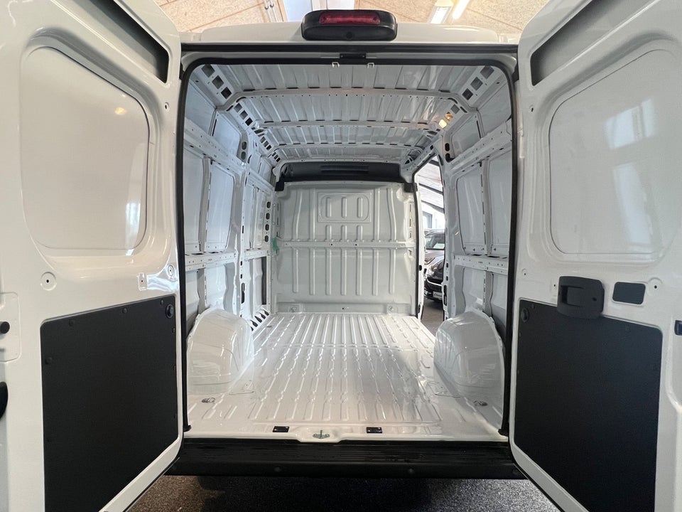 Peugeot Boxer 435 2,2 BlueHDi 165 L2H2 Premium