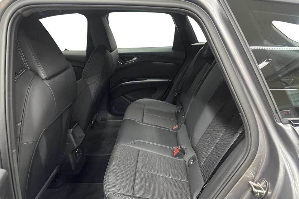 Audi Q4 e-tron 45 Progress 5d