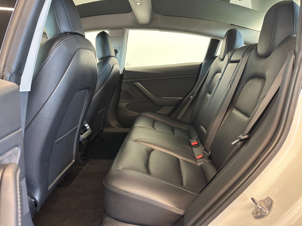 Tesla Model 3 Long Range AWD 4d