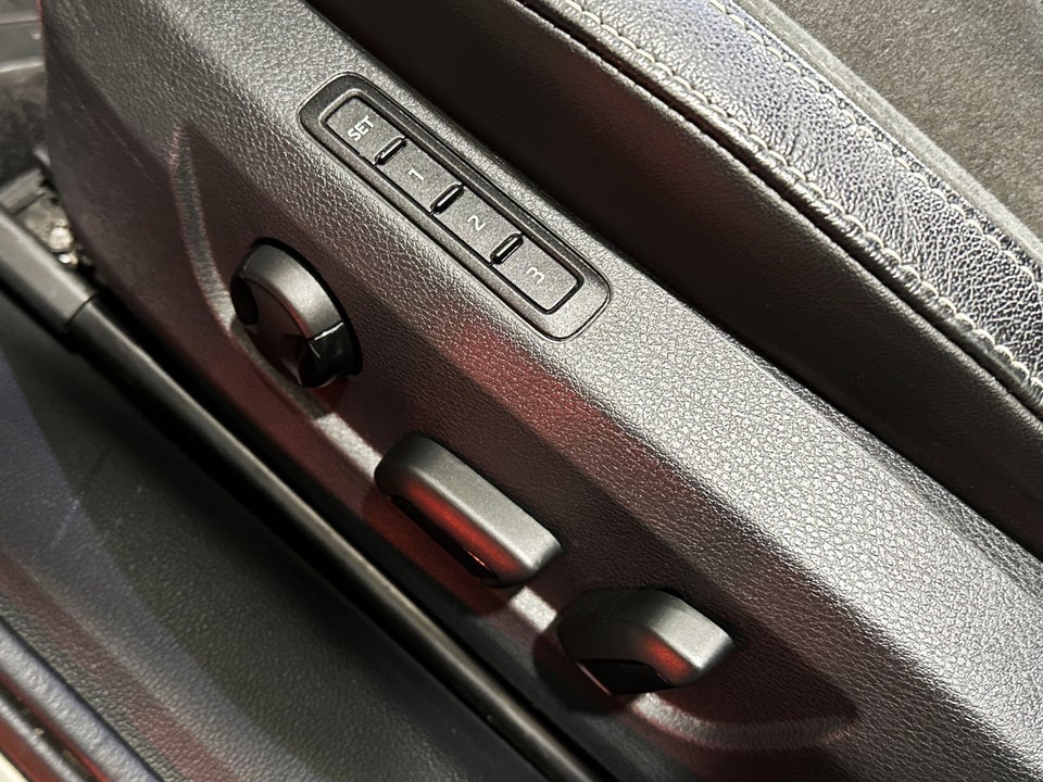 Skoda Superb 2,0 TDi 150 Business Executive Combi DSG 5d