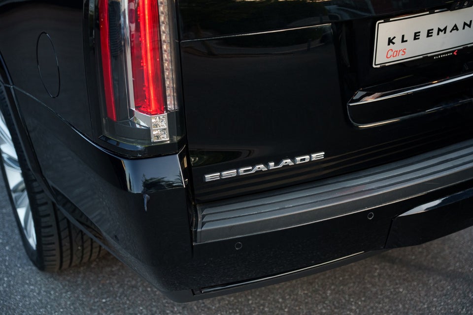 Cadillac Escalade 6,2 V8 ESV Platinum aut. 7prs 5d