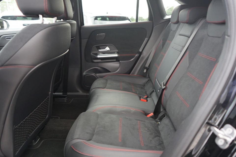 Mercedes EQA300 AMG Line 4Matic 5d
