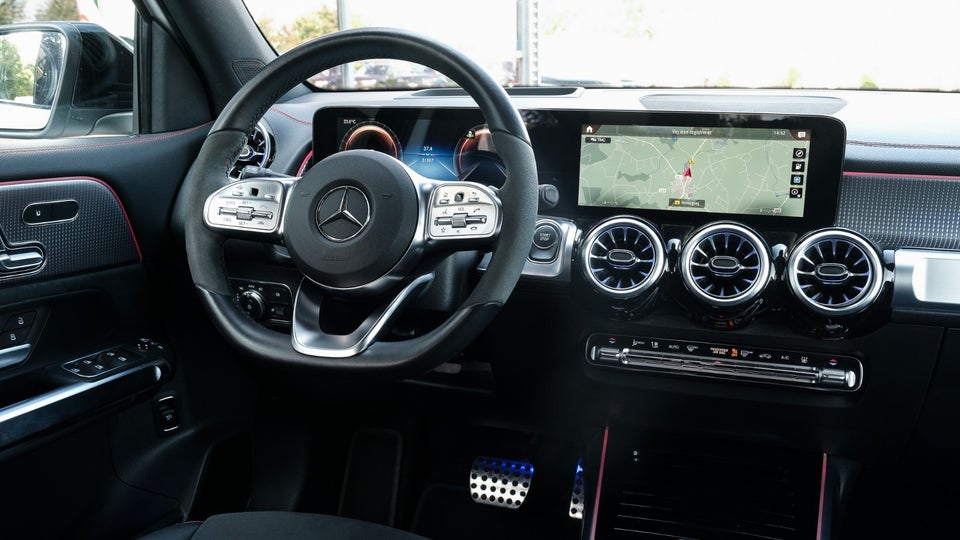 Mercedes EQB300 AMG Line 4Matic 5d