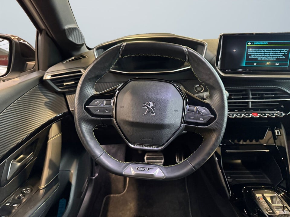 Peugeot e-208 50 GT 5d