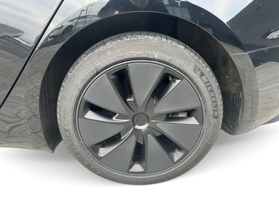Tesla Model 3 Long Range AWD 4d